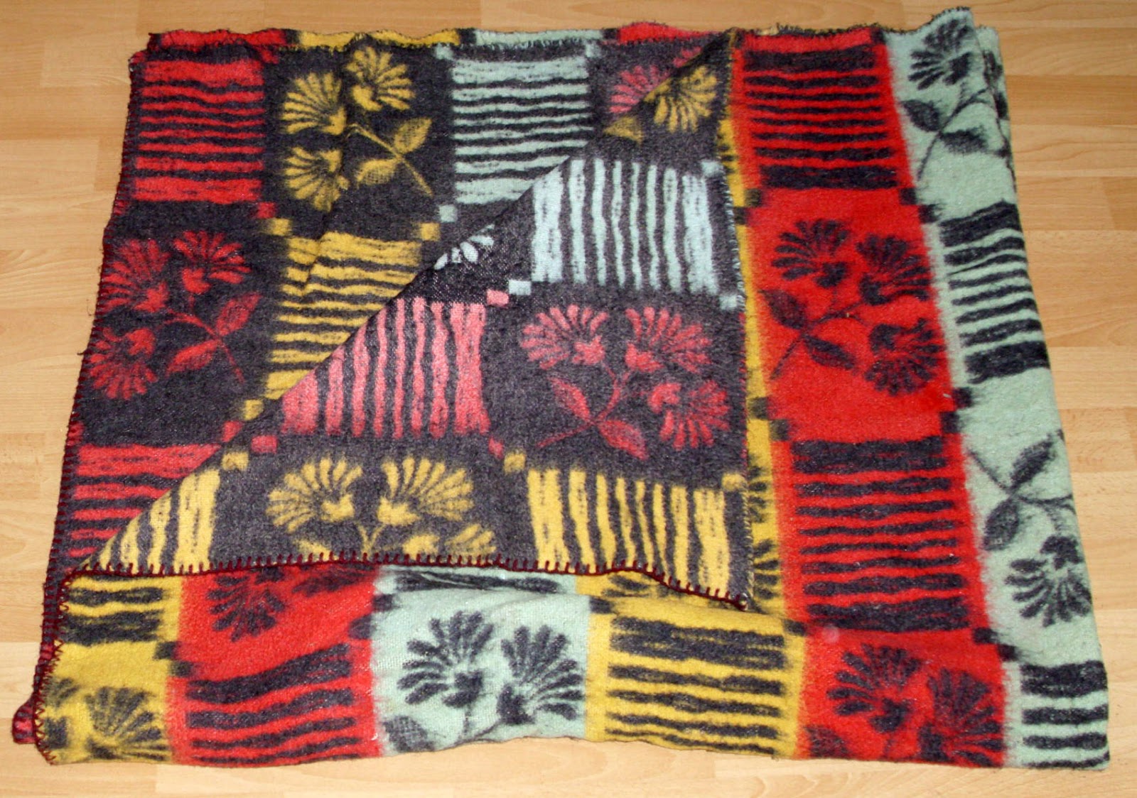 Vintage Retro Blankets Museum Blankets from the '50s, '60s and '70s