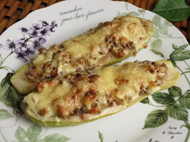 Calabacines rellenos de carne picada – Stuffed zucchini boats Calabacines rellenos de carne picada – Stuffed zucchini boats