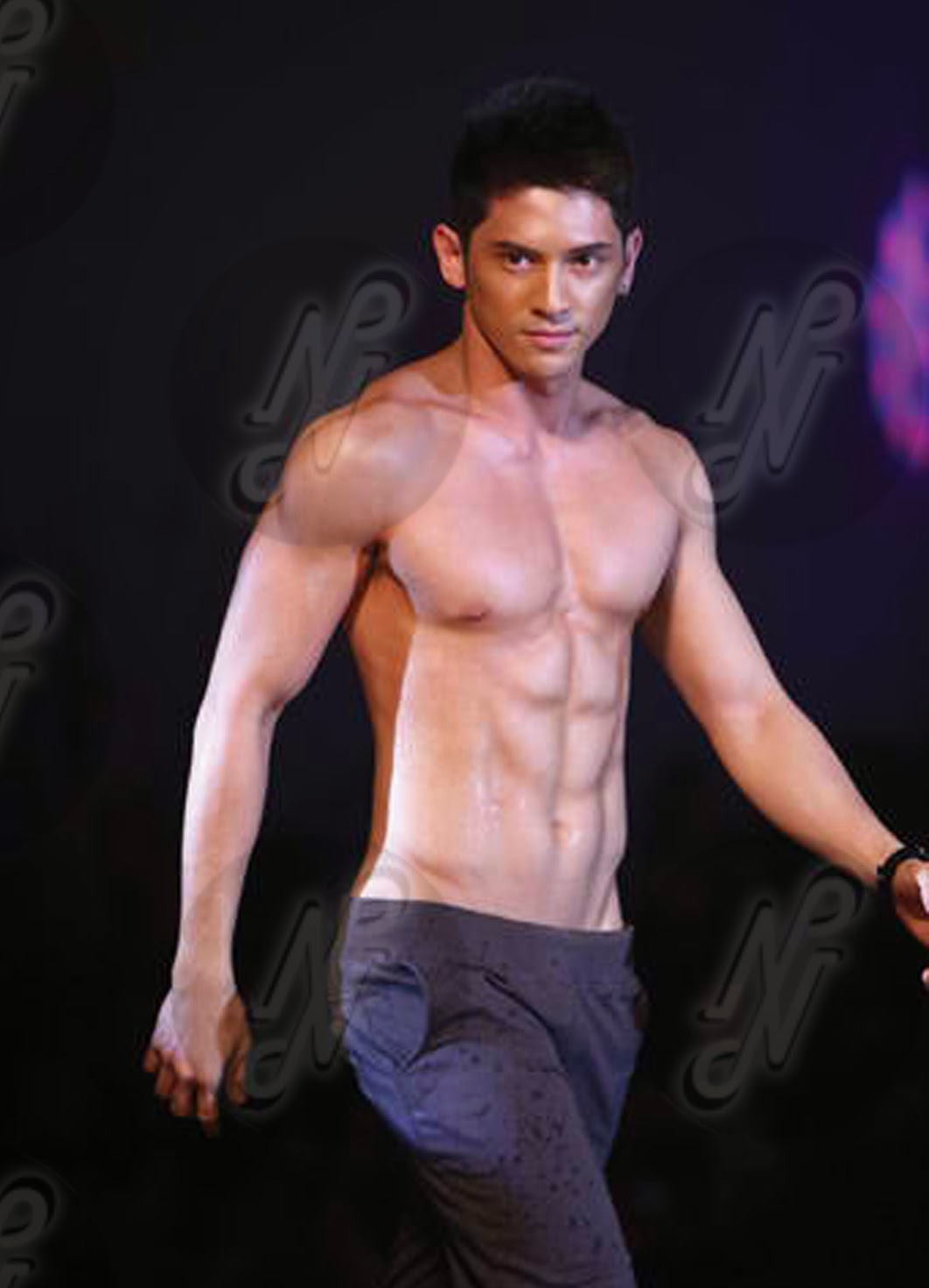 Celebrity Scandals: Ahron Villena Hot Photos