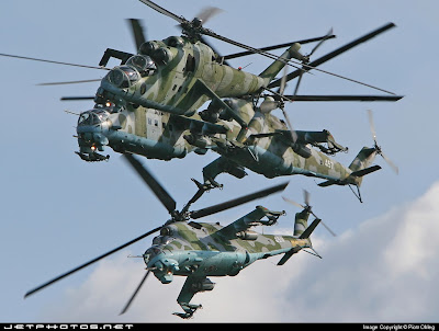 Mil Mi-24: o mais poderoso helicóptero militar russo  Mil_Mi-24_HIND_Combat_Helicopter_Asa+Rotativa_02