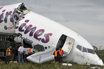 [Internacional] Fotos do Acidente da Caribbean Airlines 737_800+-+Caribbean+Airlines+-+Guiana+-+jul2011_+%25284%2529