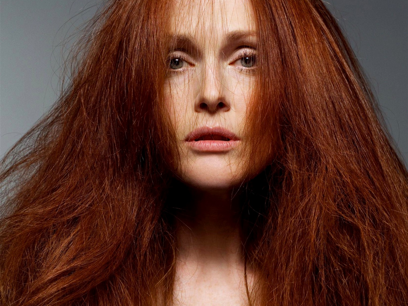 http://2.bp.blogspot.com/-E4qb-XiGyIE/UECfFRyeAGI/AAAAAAAAJEA/bf2vNIZ5yDg/s1600/59338_dzhulianna-mur_or_julianne-moore_1600x1200_(www.GdeFon.ru).jpg