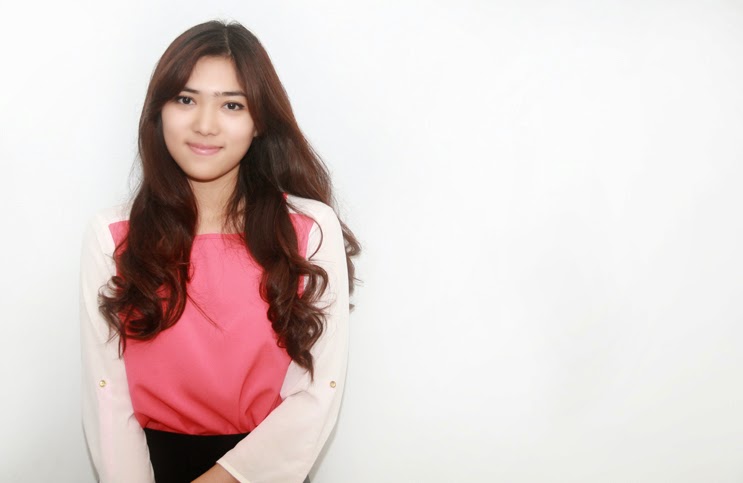 Profil Isyana Sarasvati Penyanyi Paras Cantik Bersuara Merdu