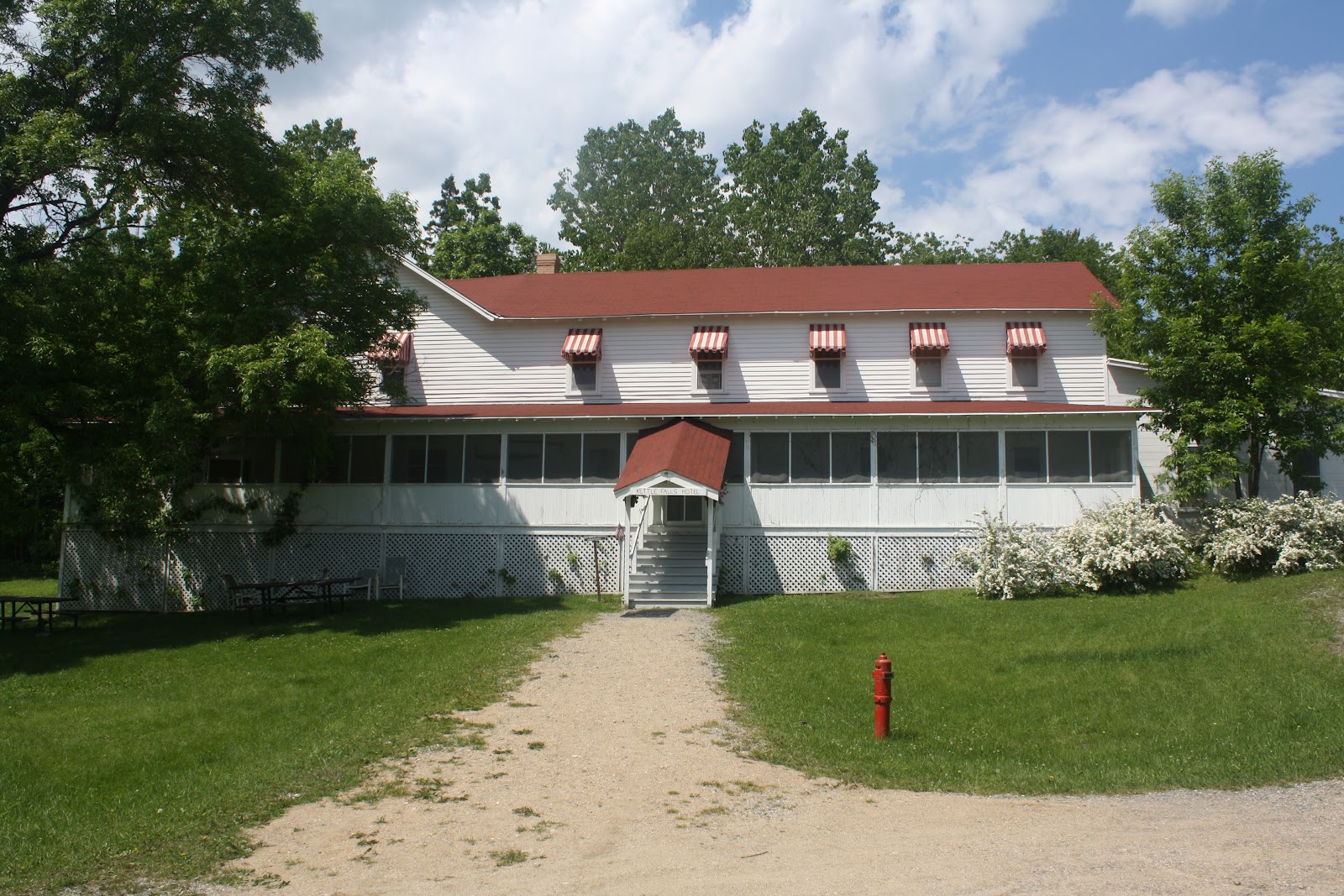 JBS Fishtales Mileposts Kettle Falls Hotel