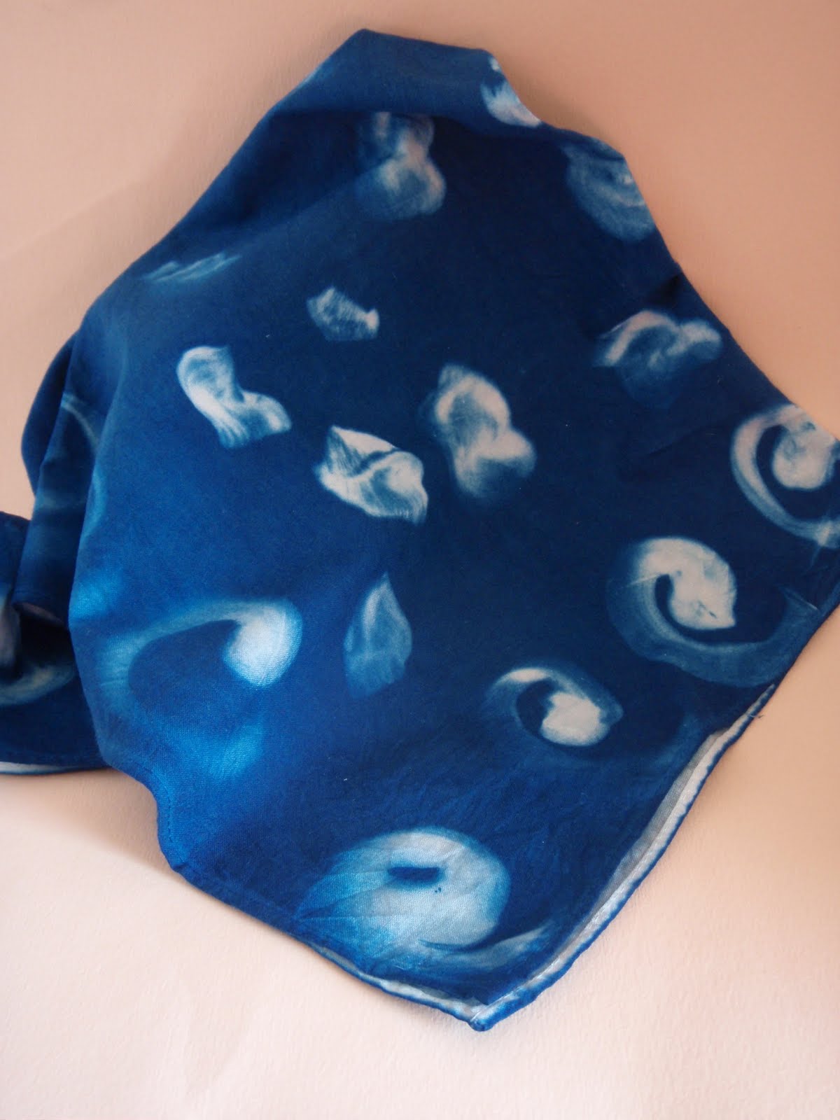 Spiral Style DIY Sun Prints on Fabric