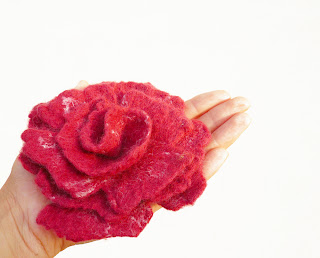 flower brooch, felt flower brooch, flower brooch pin, rose brooch, red rose brooch, red brooch