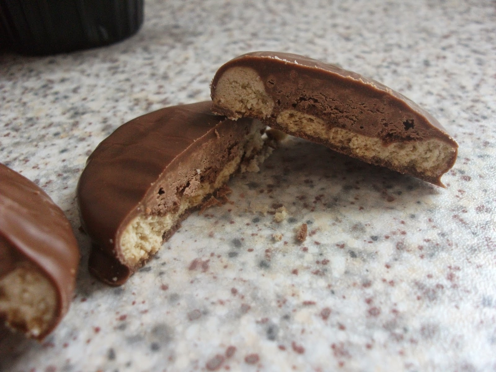 Cadbury Wispa Biscuits Review