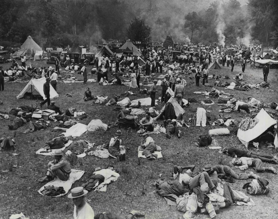 the bonus army Yesterday i covered the events leading up to the bonus army's march on dc the bonus army, camped in a hooverville on the anacostia flats. the bonus army Yesterday i covered the events leading up to the bonus army's march on dc the bonus army, camped in a hooverville on the anacostia flats.