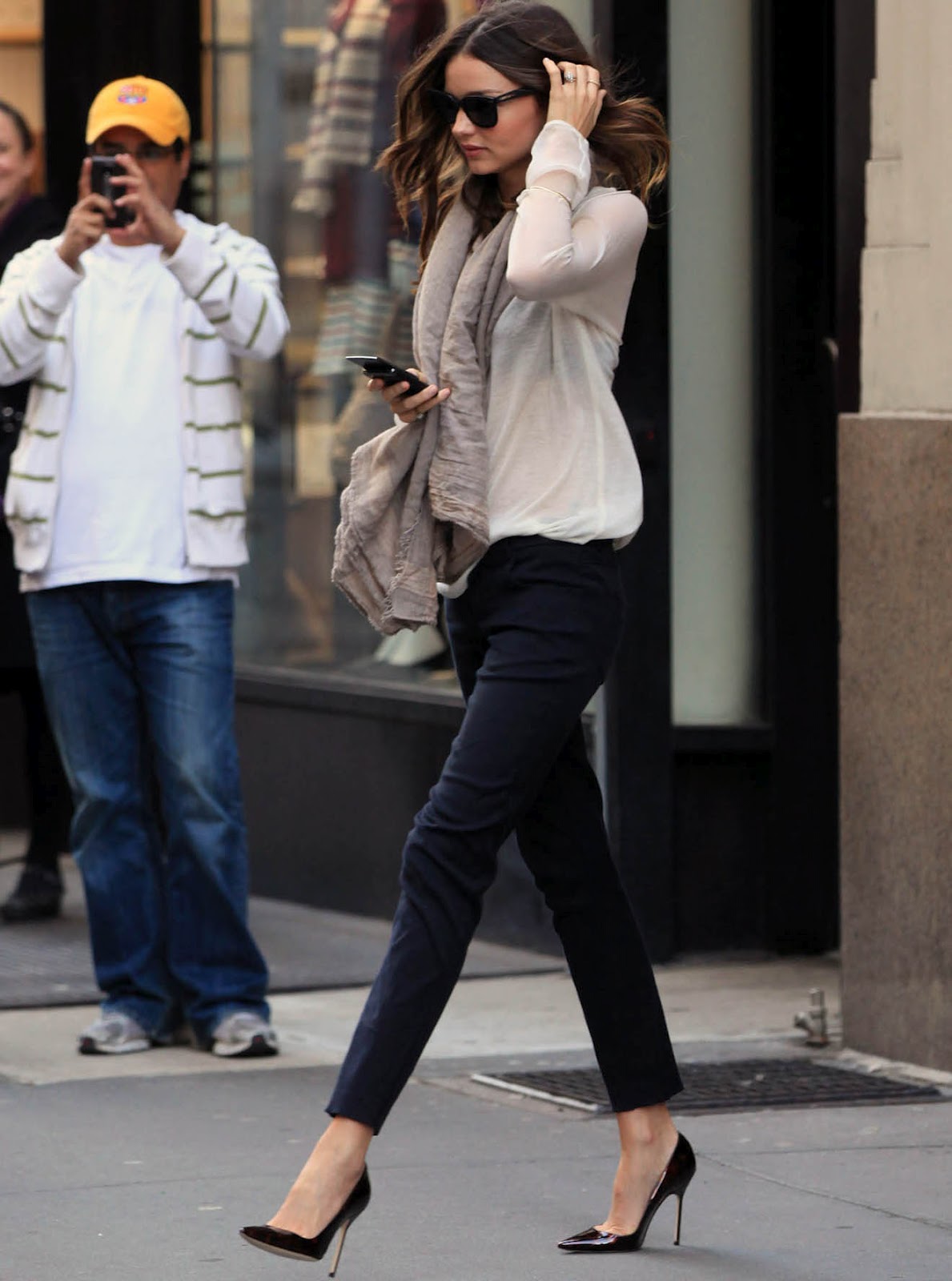 http://2.bp.blogspot.com/-E7u9Hf901Jw/T266TRkHqxI/AAAAAAAAA8Y/Qt-QSOV1ChY/s1600/miranda-kerr-street-style-1.jpg