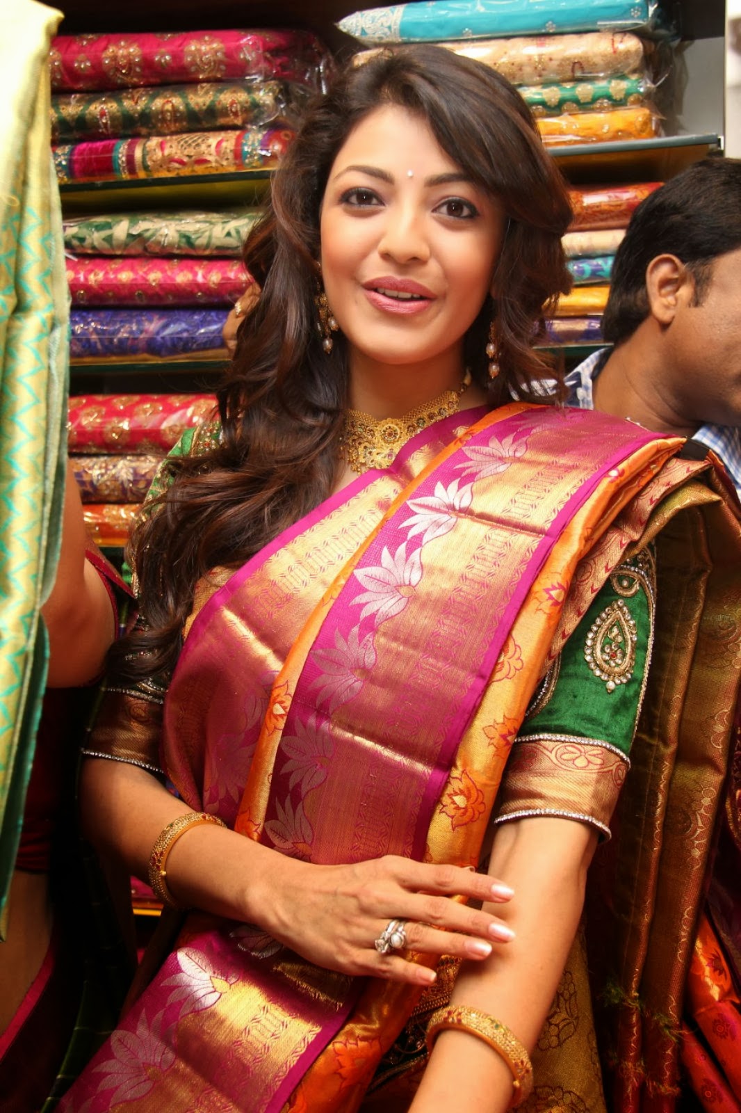 Kajal Agarwal Hot Saree Stills 2 - HIGH RESOLUTION PICTURES