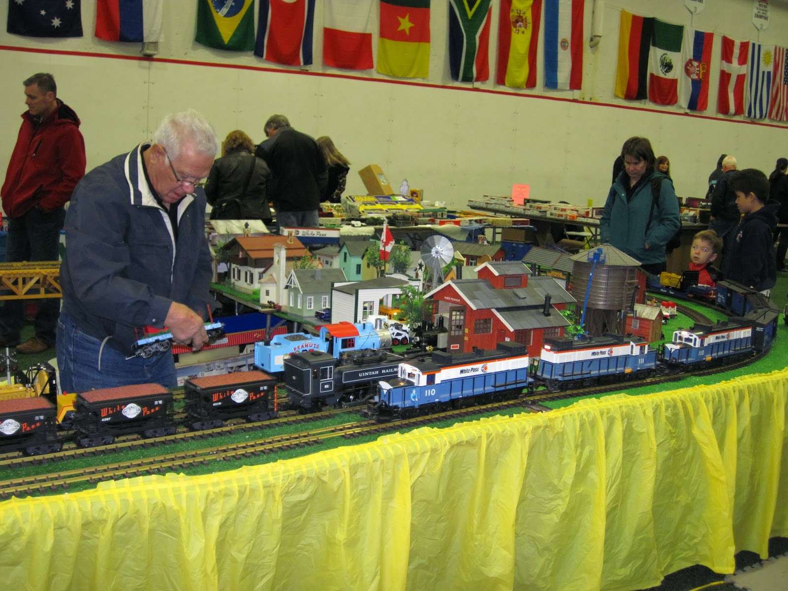 Winnipeg Model Railroad Club G gauge at the Manitoba Mega Train show