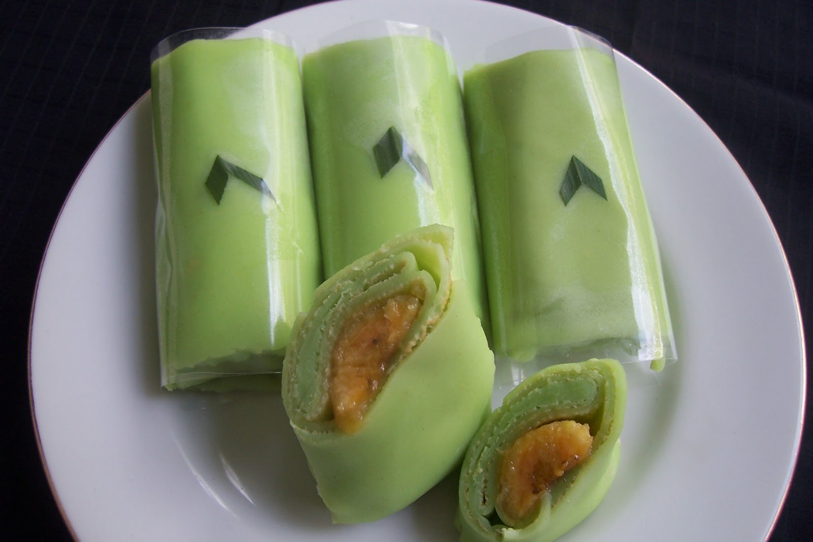 i love weekend!! Dadar Gulung Ijo isi Pisang Srikaya