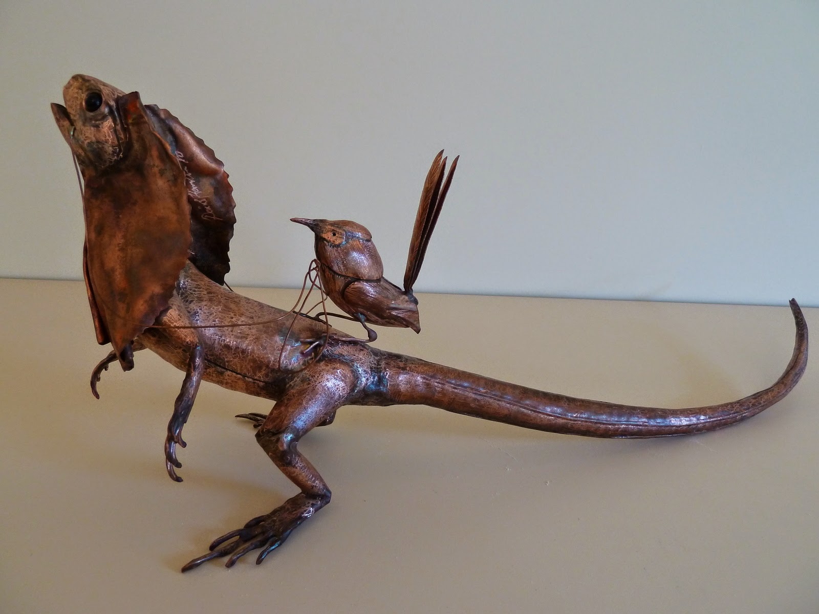 cleaning-bearded-dragon-frill.jpg cleaning-bearded-dragon-frill.jpg