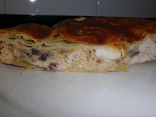 Empanada De Pollo, Champiñones Y Jamón
