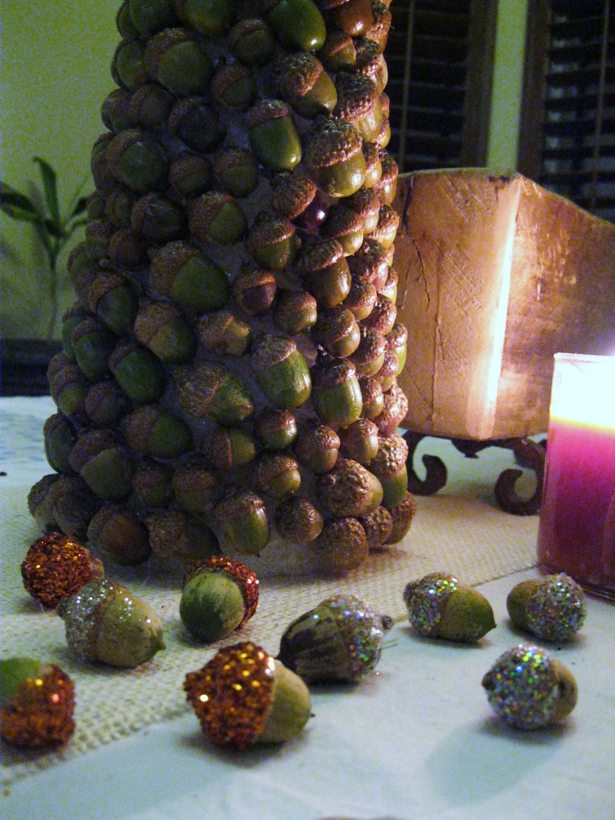 home.made. {Tutorial} Glittered Acorns