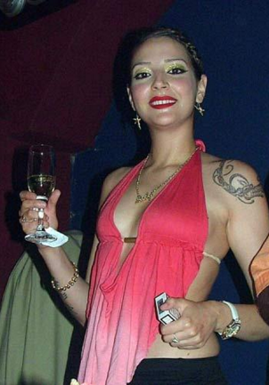 Berna Ozturk Un Sort Boyu Kavga Cikardi Youtube