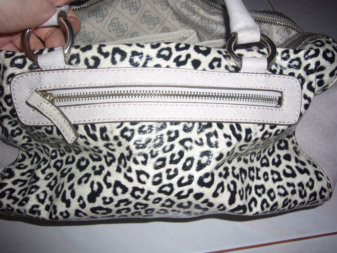 Fashion & Cosmetic Leopard Print Second Handbag (GUESS)