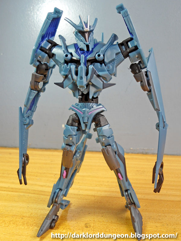 Vault Review: Transformers Prime Soundwave (Robots in Disguise