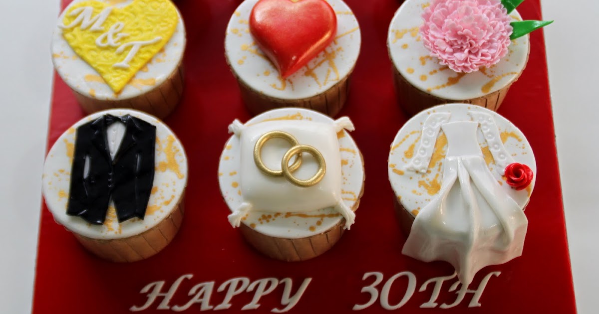 Celebrate with Cake!: Wedding Anniversary Customized Cupcakes