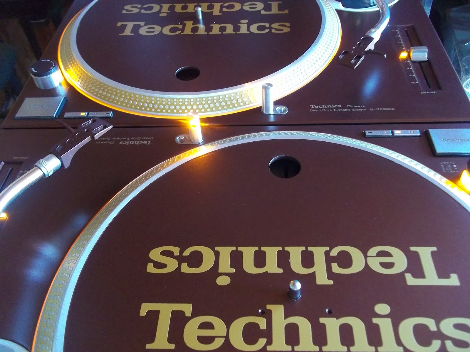 Veilton DJ Turntable Artist • Technics MK2 / DJ Ranes 2º par ( Rio