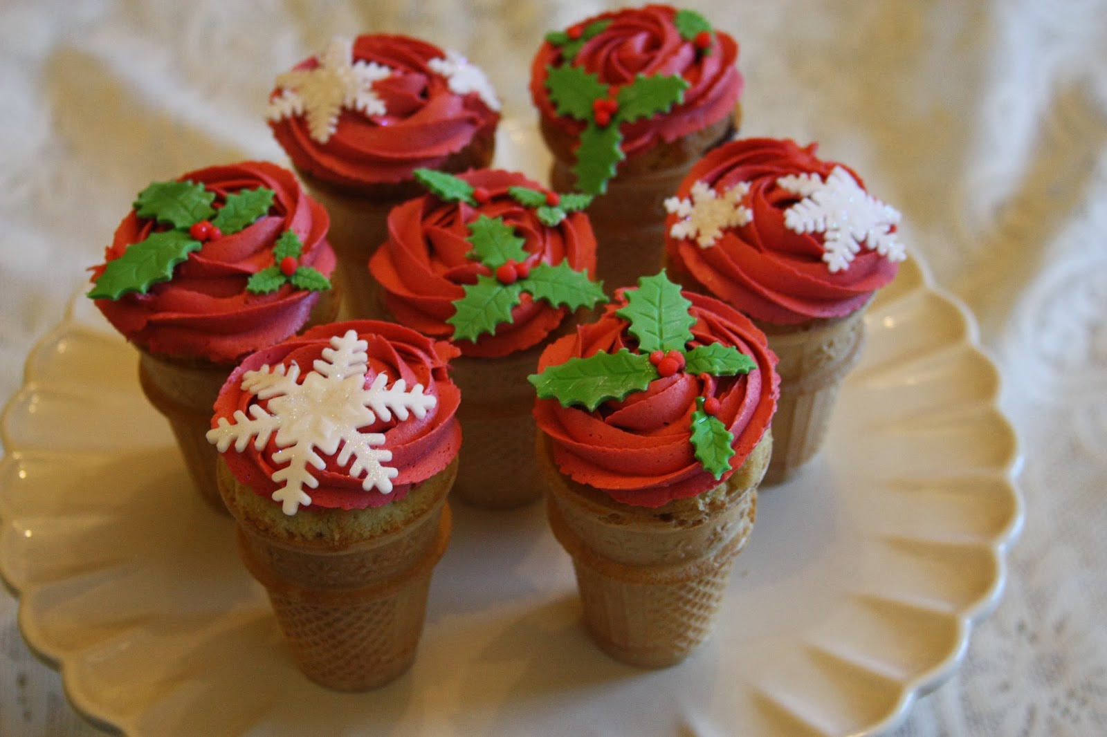 Baked Memories Christmas icecream cone cupcakes