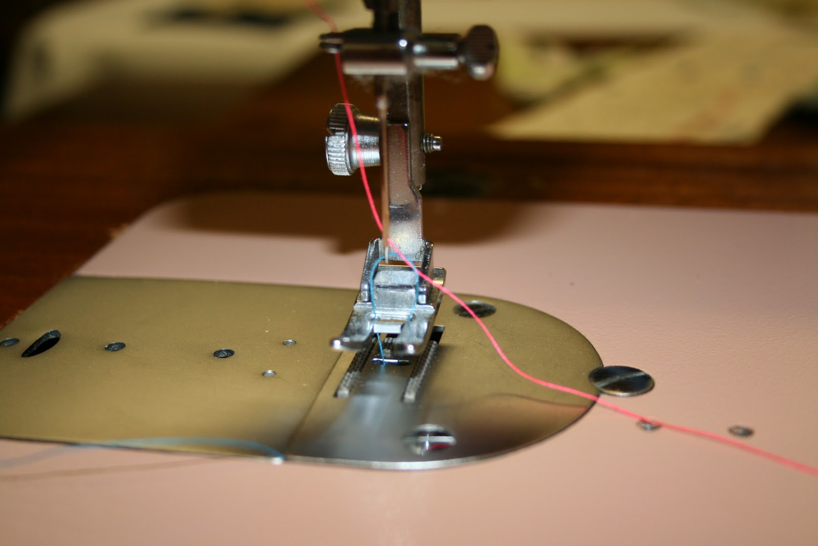 Tammy's Craft Emporium Necchi Lelia 513 how to thread the bobbin