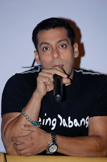 Salman Khan at Hyderabad for Dabangg2 promotion  