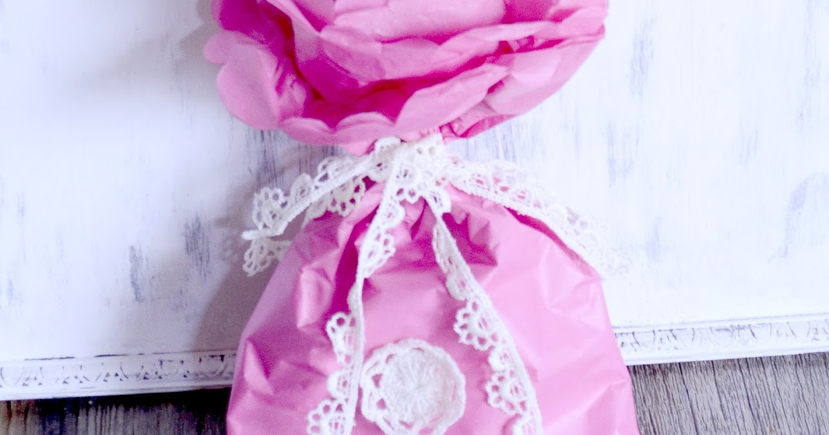 Curiositaellya Pretty Jewelry Tissue Gift Wrap {Tutorial}