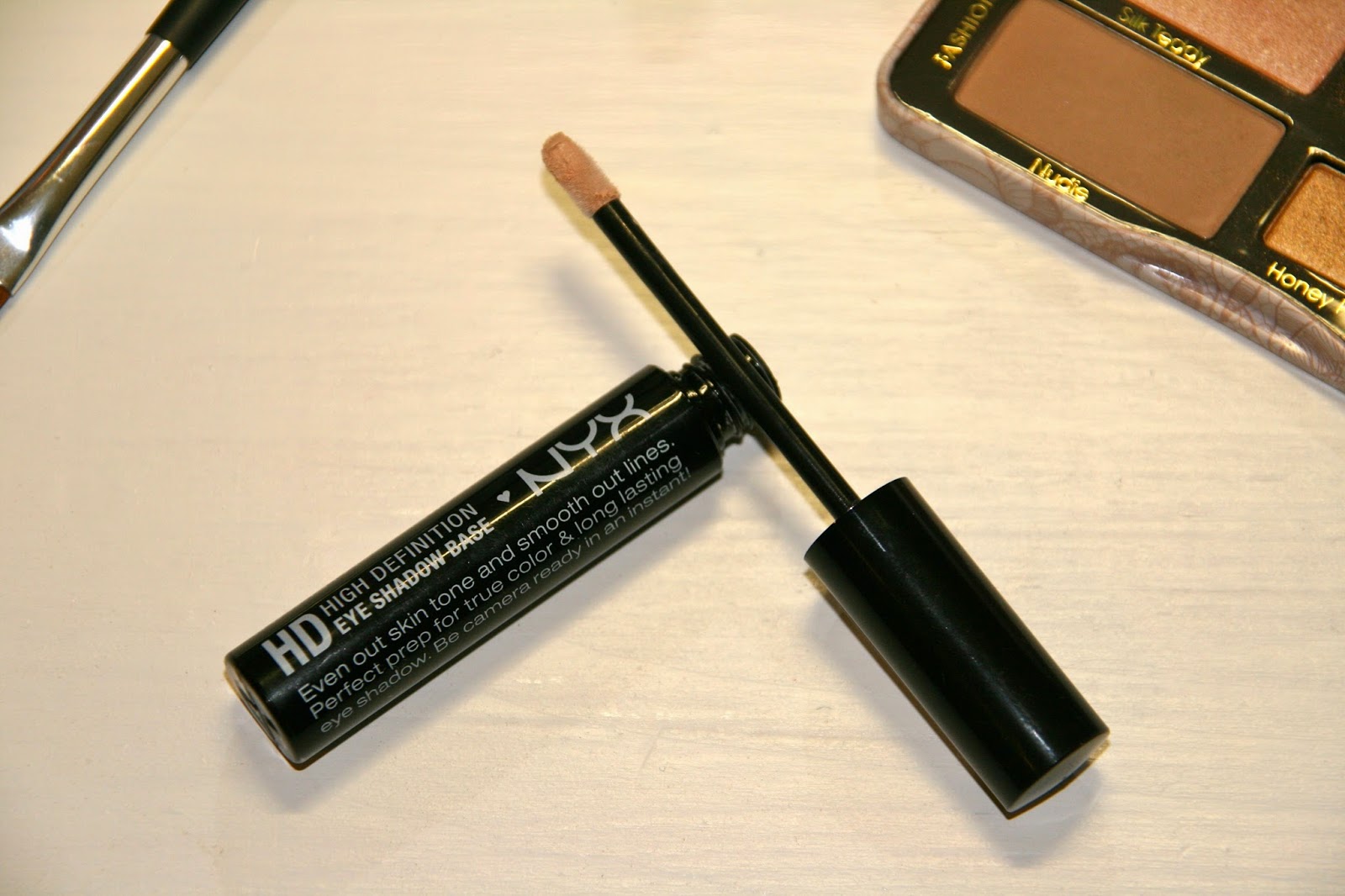 Suzy Qtip Review NYX HD Eyeshadow Base