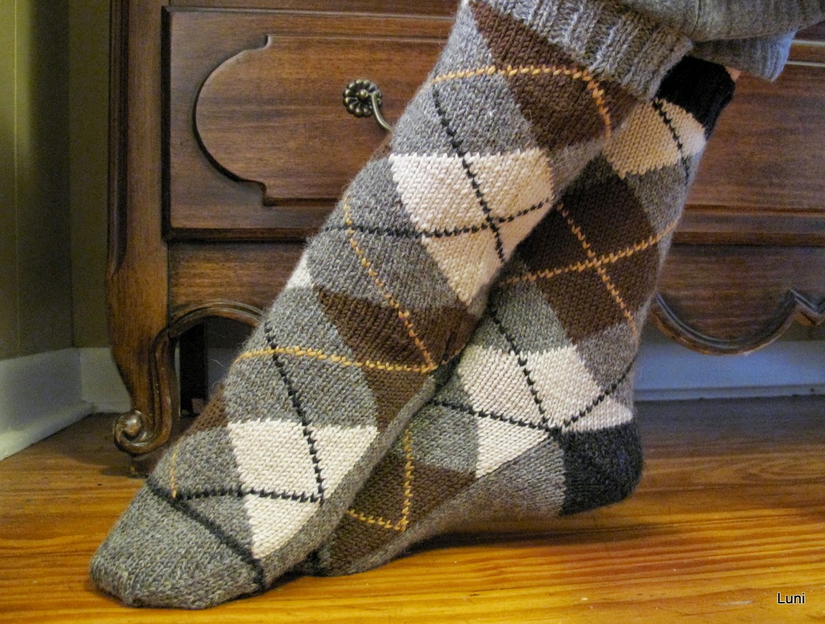 3 Sleeves to the Wind: Knitting Argyle Socks