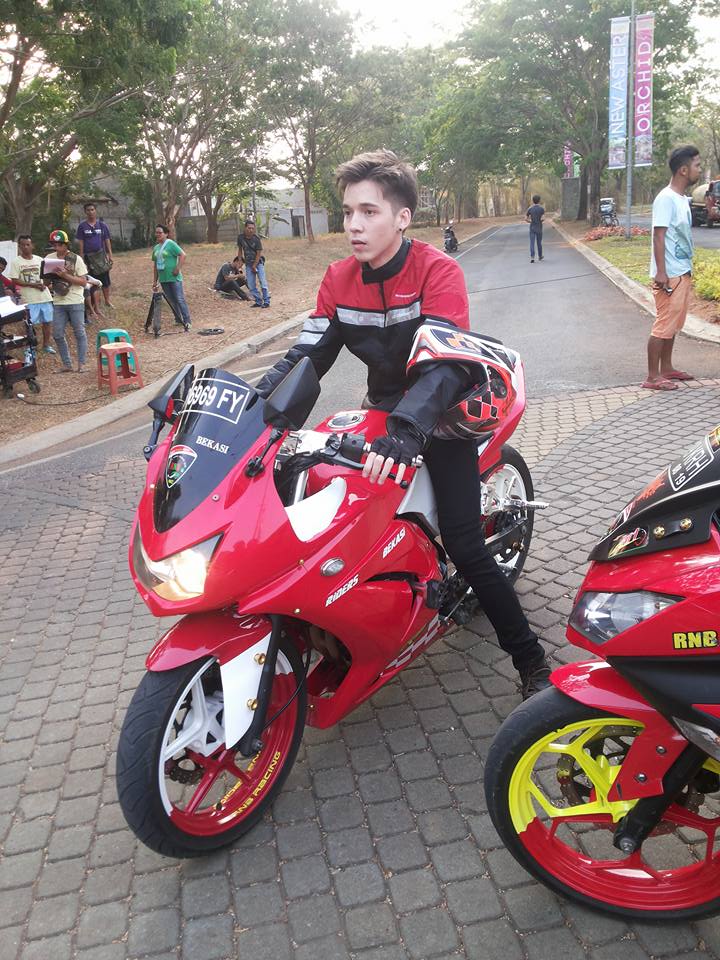 Apa Merk Motor Yang Dipakai Boy Di Sinetron Anak Jalanan Info Artis Musik Dan Televisi
