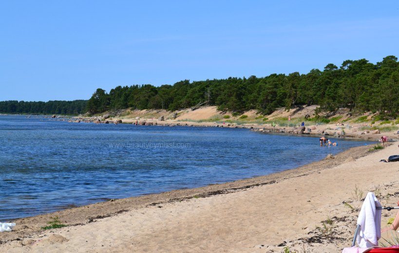 Laulasmaa beach, travelling