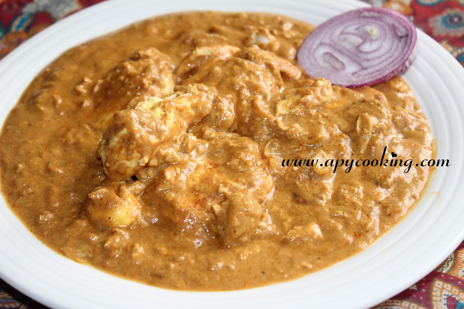 Apy Cooking Egg Curry / Poached Eggs in Spicy Coconut Gravy