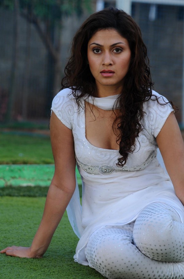 Select Photo Gallery,Tamil,Telugu,Bollywood,Hollywood,Hot Videos