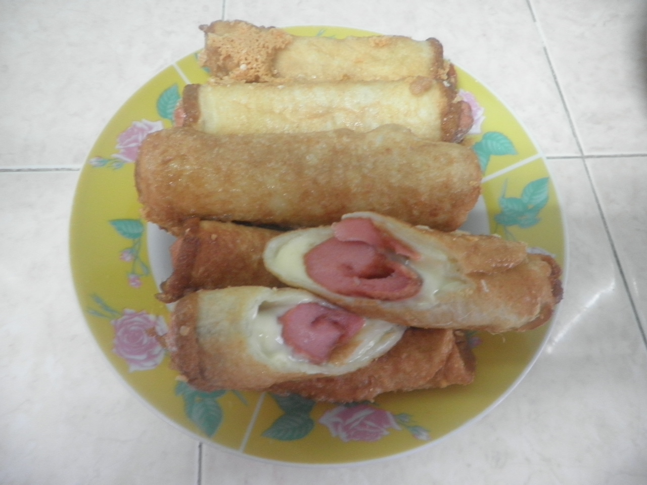 Anjelite: Resepi : Roti Roll with sausage and cheese