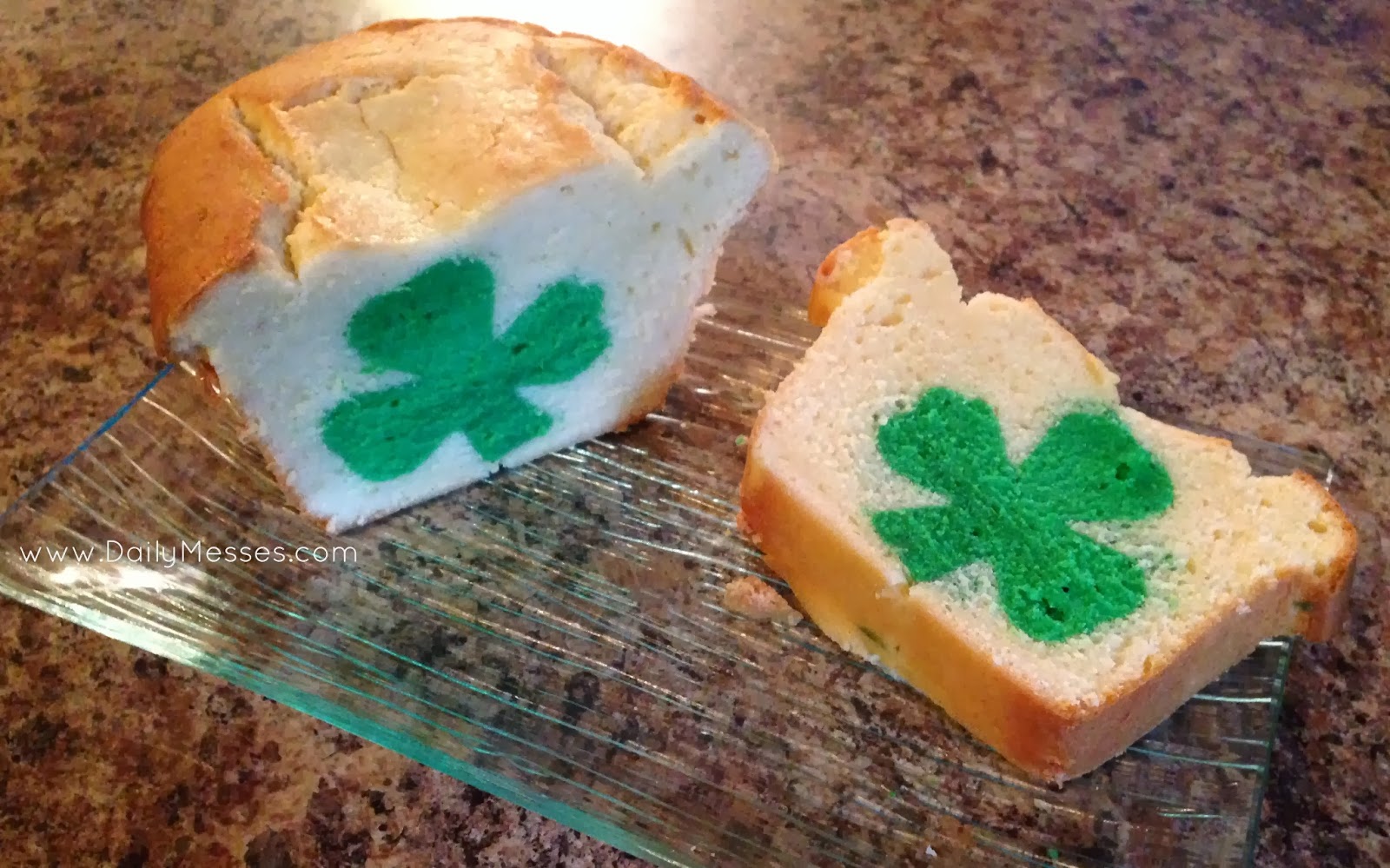 Daily Messes: Hidden Surprise Pound Cake