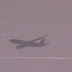 UFO κοντά σε ένα αεροπλάνο πάνω από τη Ρώμη στην Ιταλία (VIDEO)