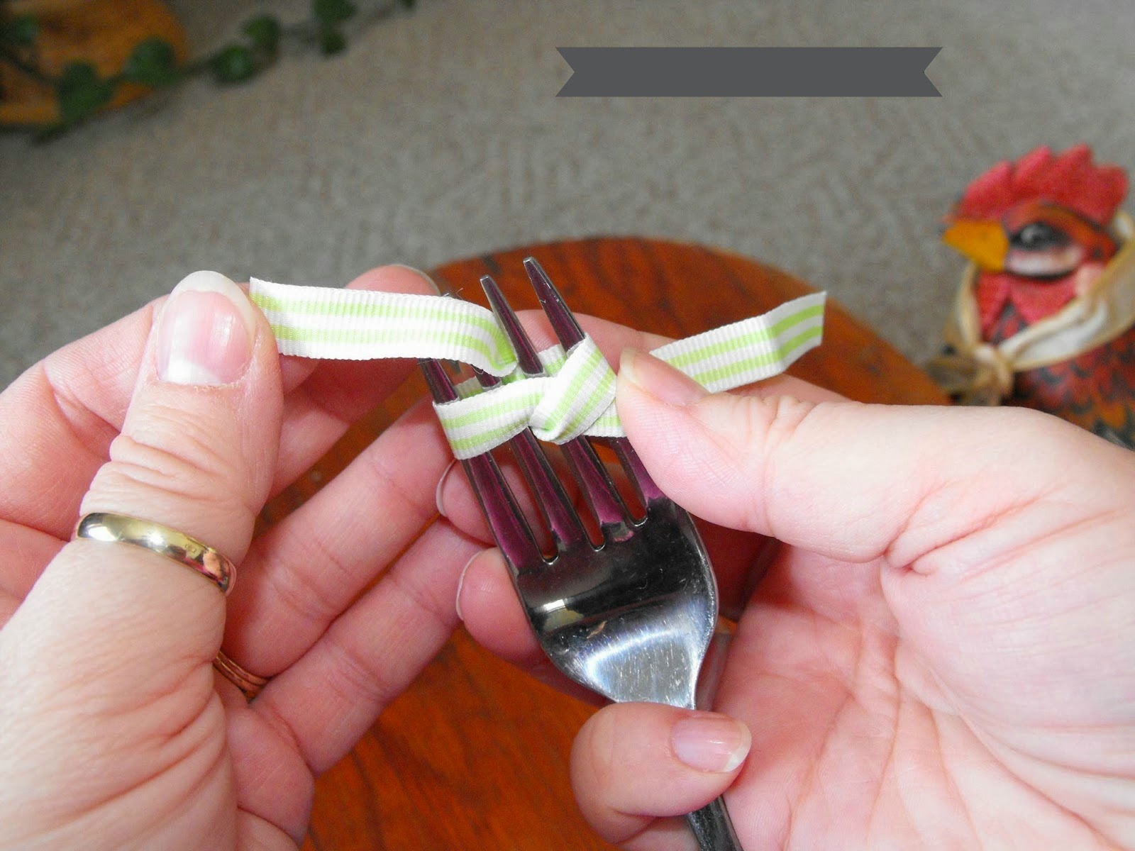 Smile for no reason How To Make A Bow Using A Fork