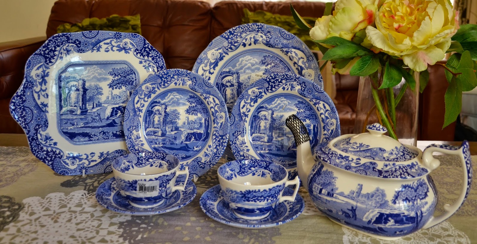 Kitch 'n' Chic SPODE Blue Italian Tea Set and Dinner Plates