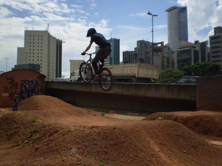 Zona Extrema Brasil BMX Racing, Dirt Jump, Trial, e XC , em plena zona