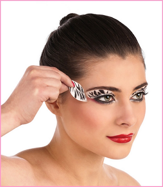 Girl For Look Zebra Costume Makeup Tips on How to Apply It