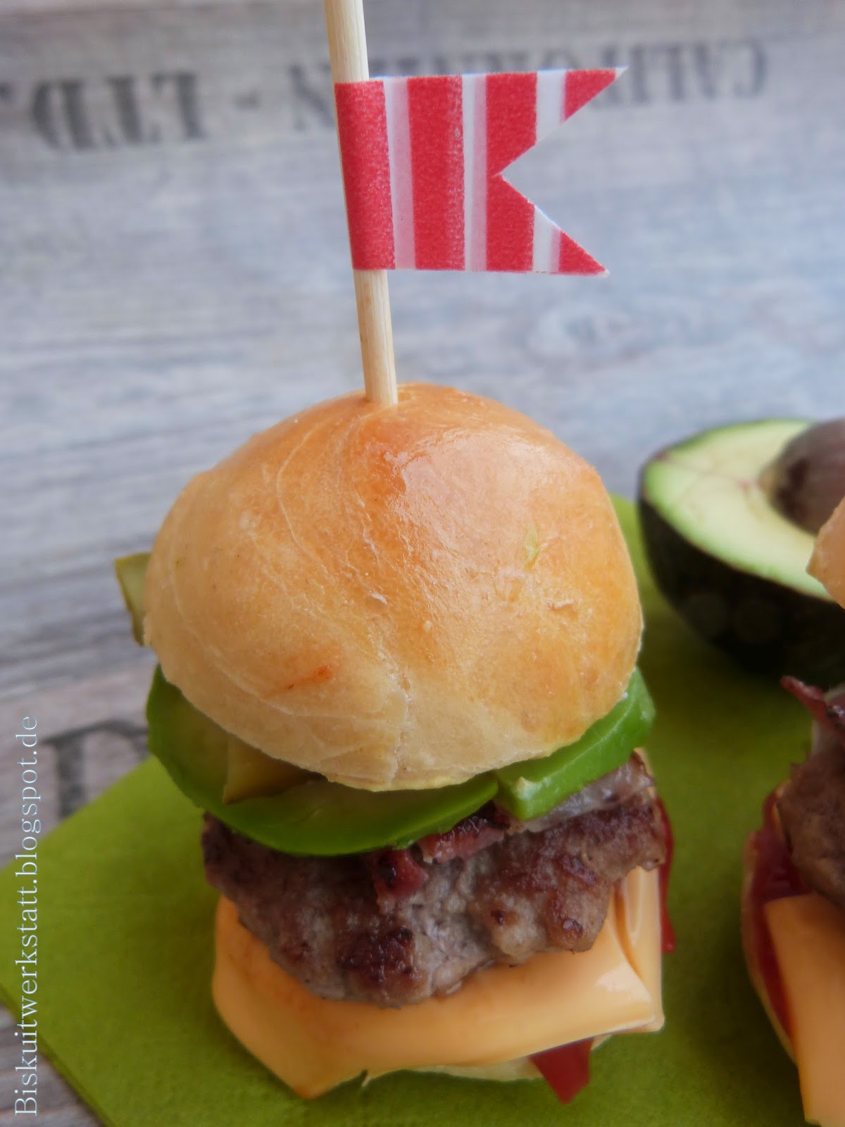 Ein Rezept für Mini Burger Buns und warum MiniBurger noch besser sind als normale Burger
