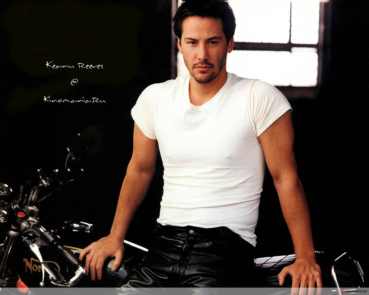 http://2.bp.blogspot.com/-EOw0UJeGry4/T_xchH8cN0I/AAAAAAAAMYg/Uc7EsMklrr0/s1600/Keanu-Reeves-keanu-reeves-24-1280-1024.jpg