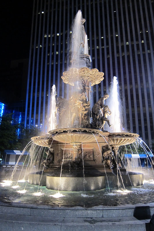 Fountain, Fountain Square, Cincinnati, Ohio, USA victoria's photo diary