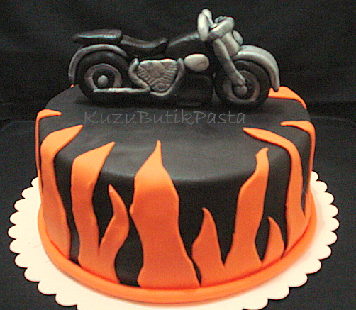 KUZU BUTİK PASTA VE KURABİYE HARLEY DAVİDSON MOTORLU PASTA