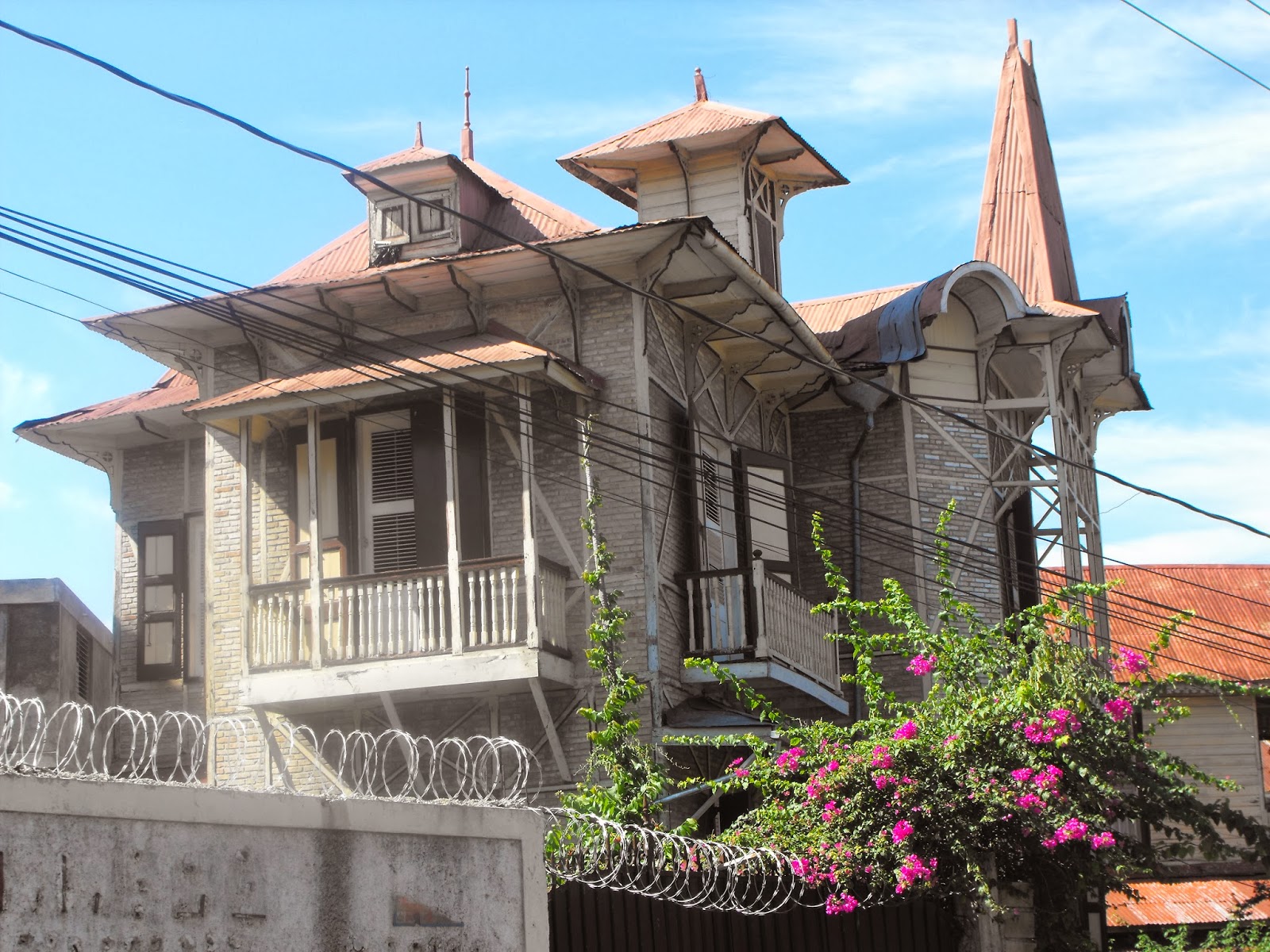 Voyages en Haiti Les "Gingerbread houses" à Port au Prince