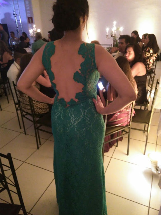 vestido de renda com tule