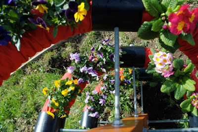 ARTE Y JARDINERÍA : SUPERFICIES VERTICALES. MATERIALES PARA EL JARDÍN