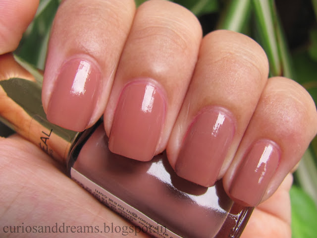 L'Oreal Color Riche Polish Beige Boheme, L'Oreal Color Riche Polish Beige Boheme review, L'Oreal Color Riche Polish Beige Boheme swatch