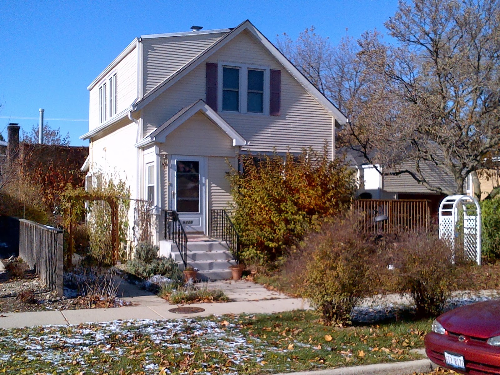 The Chicago Real Estate Local Houses near North Shore Channel Trails